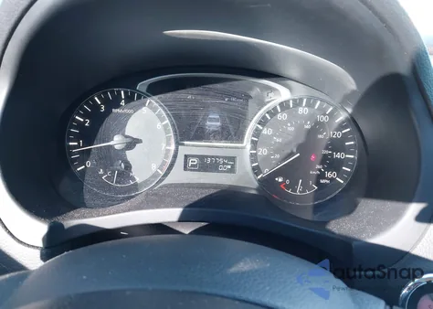 2015 Nissan Altima 2.5 z USA, uszkodzony, nr VIN 1N4AL3AP3FC148262